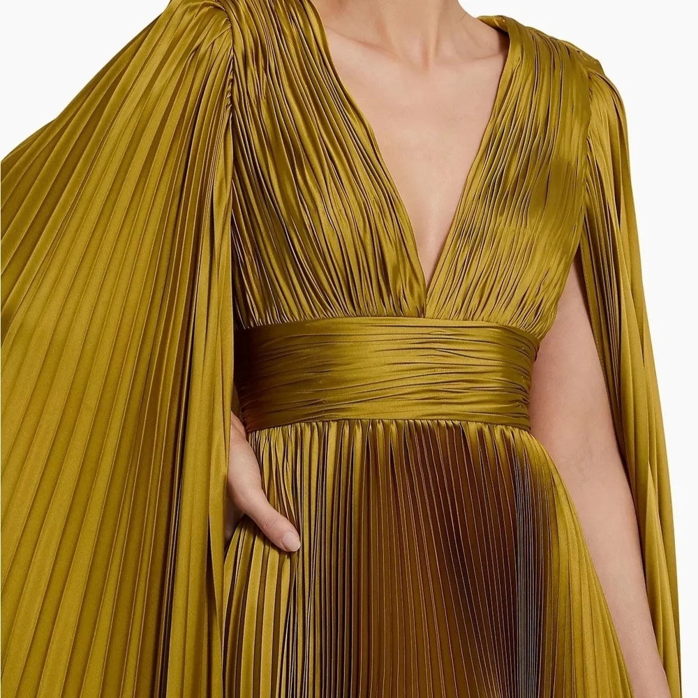Mac Duggal Metallic Pleated Charmeuse Cape Gown Size 14 - Picture 2 of 5